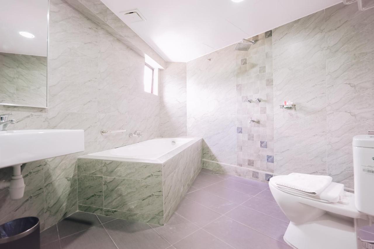 Greystone Midaris Hotel Kuala Lumpur Bagian luar foto
